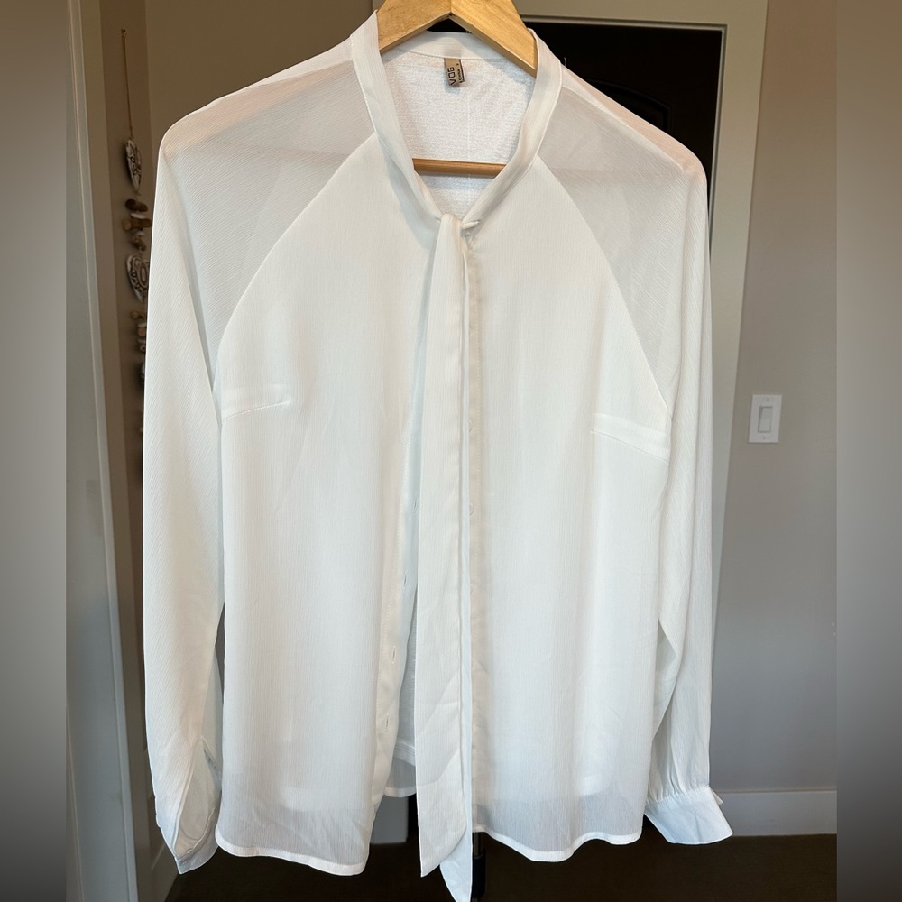 White Blouse Front Tie Button Up Size Medium